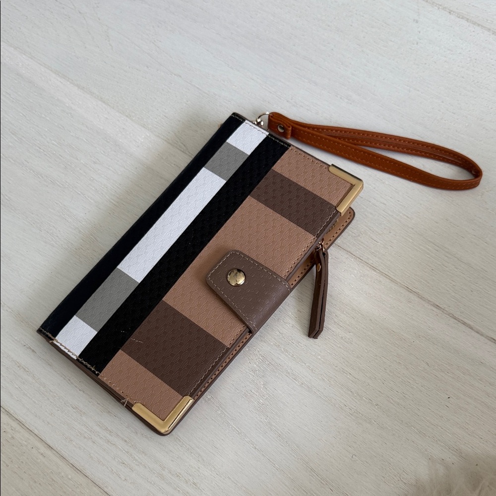 Elegant Brown and Black Checkered Wallet